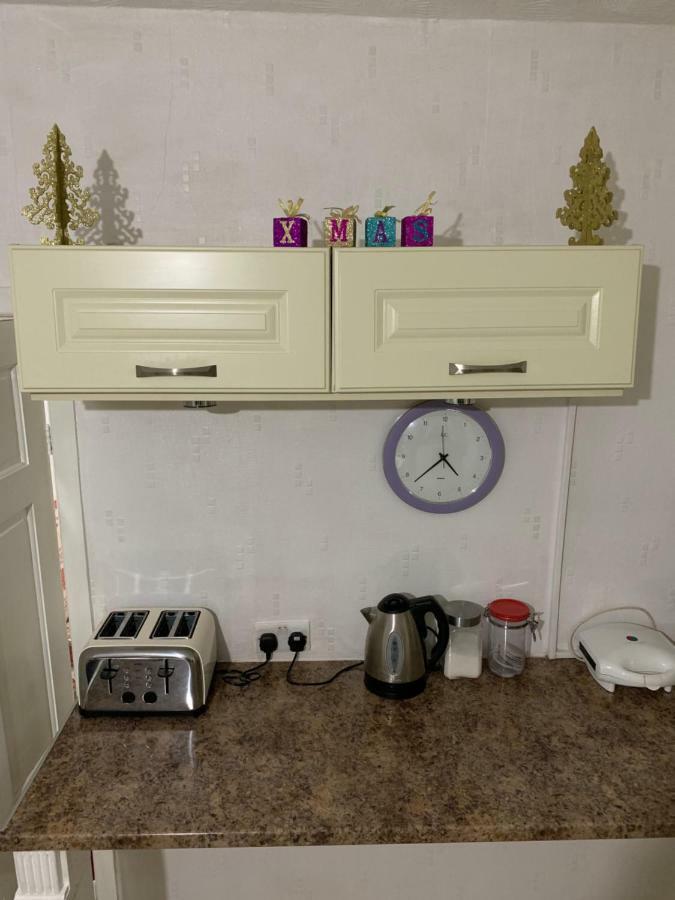 Travis House One Apartment เบิร์นลีย์ ภายนอก รูปภาพ